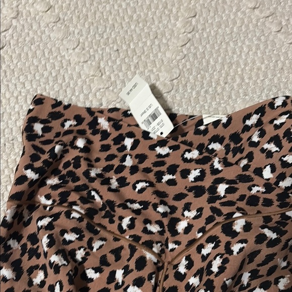 NWT AERIE | Leopard Print pink Leggings size S Short - Picture 3 of 3